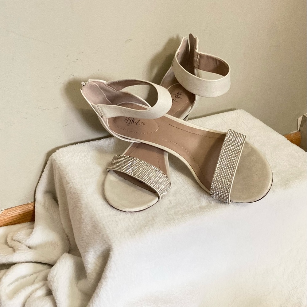 Sparkled off white heals